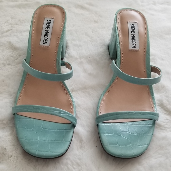 Steve Madden Issy Mint Green Sandals - Picture 2 of 3